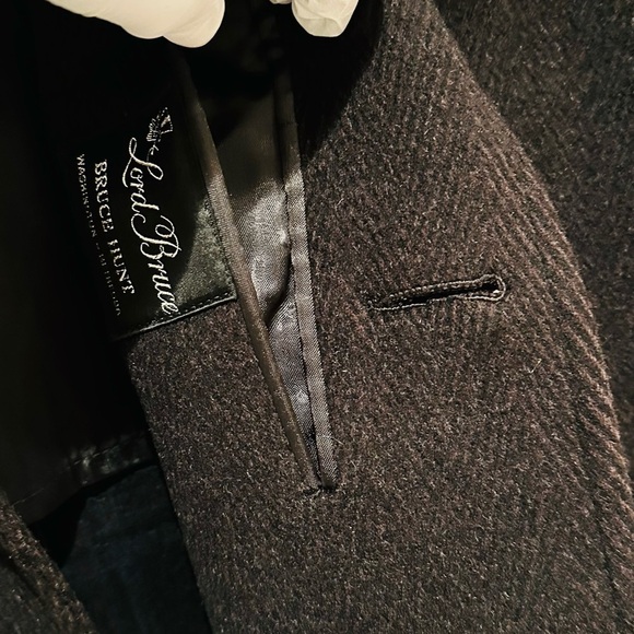 Italian Import Winter Over Coat. - Picture 12 of 16